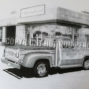 Op de afbeelding: Een zwart-witte potloodtekening van een vintage pick-up truck geparkeerd voor een garage. De truck heeft een houten laadbak en een "United Express Trucks" logo aan de zijkant. De garage heeft een bord met de tekst "Your Name Here".