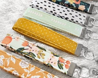 Floral Wristlet Keychain, Rifle Paper Co Girly Keychain for Women, Modern Key Fob Wristlet Lanyard, Gift for Her, Gold Keychain Wristlet