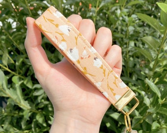 Wristlet Keychain, Gold Key Fob Wristlet, Keychain Wristlet Lanyard, Modern keychain for woman, Boho Keyfob