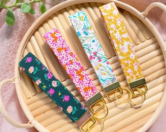 Floral Keychain Wristlet Lanyard, Gold Key Fob Wristlet, Boho Wristlet Keychain, Modern keychain for woman, New Car Keyfob Gift for Her