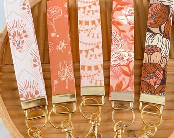 Boho Floral Wristlet Keychain: Gold Key Fob, Cotton Lanyard