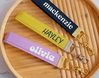 Personalized Keychain Wristlet for Women, Cursive Name Key Fob, Cute Sweet Sixteen Key Wristlet Gift, Custom Key Lanyard for Work