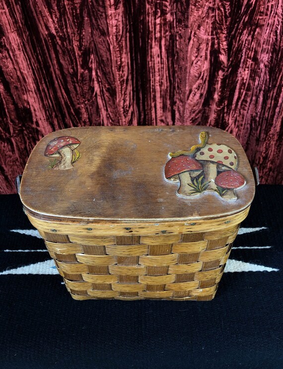 Vintage 70's Mushroom Basket Purse