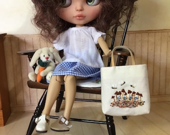 BLYTHE stor broderad tygväska