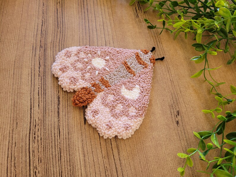 Punch Needle Mug Rug Kit, Moth Bus Cat Dog Dove Designs, Beginner Embroidery Craft afbeelding 8