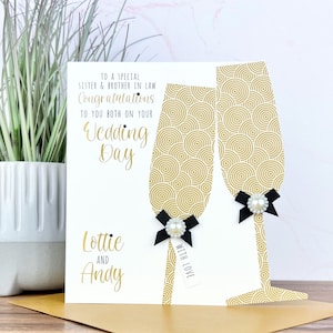 Felicidades personalizadas hechas a mano en su tarjeta del día de la boda