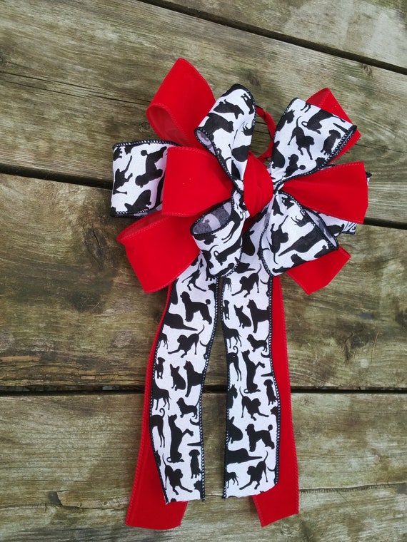 Red Velvet Wired Bow with White Chenille Edge 16/" Streamer
