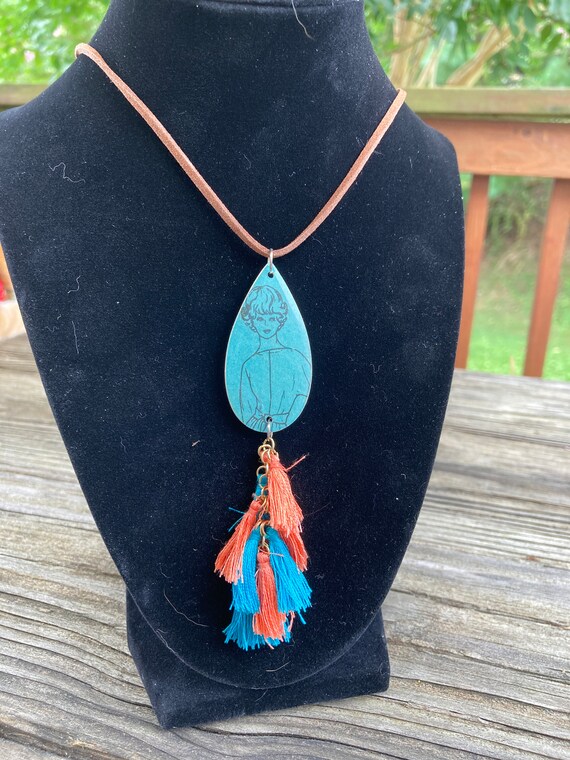 Simplicity Epoxy Resin Necklace with Salvaged Beads