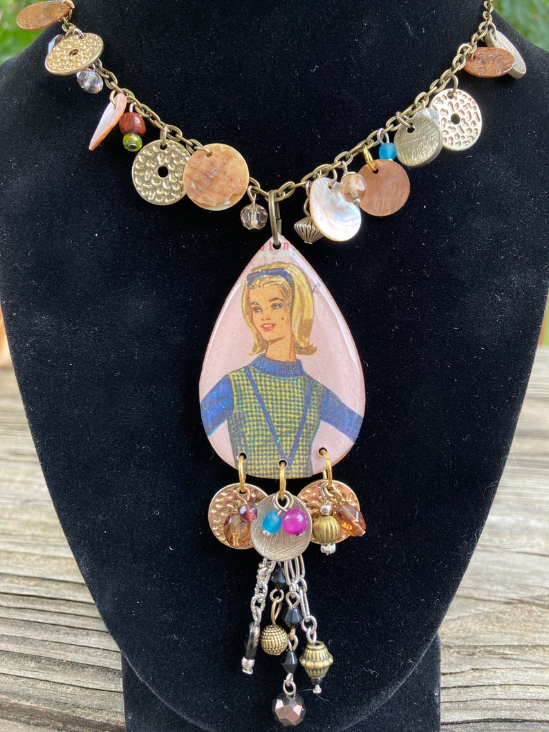 Simplicity Epoxy Resin Necklace with Salvaged Beads