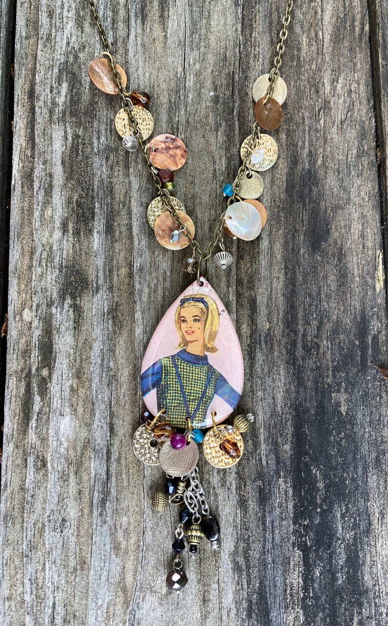 Simplicity Epoxy Resin Necklace with Salvaged Beads