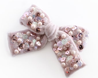 Pale pink pearl and sequin bow - Velvet hair bow for girls and women - Special occasion bows - Small Gift for Girl