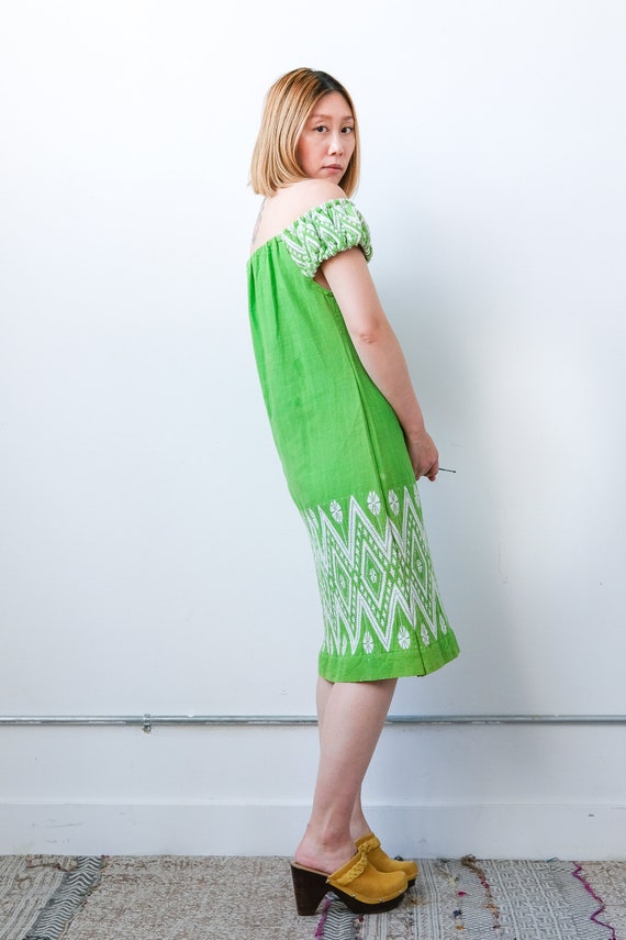 Vintage 1960s Green Puff Sleeved Geometric Embroi… - image 4