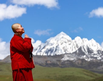 Buddhist Nun Praying, Monk Photography, Buddhism, China Photography, Tibetan Wall Art, Monk Poster, Tibetan Photos, Red Robe, Sichuan