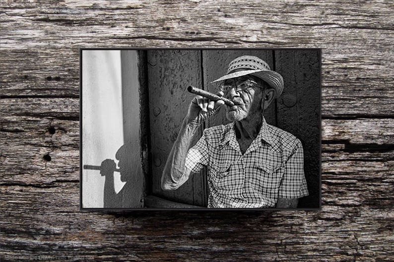 Zwart-wit foto van Cubaanse man met sigaar Cubaanse sigaar - Etsy Nederland