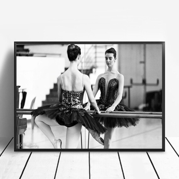 Zwart-wit balletfotografie ballerina in spiegel ballet kunst - Etsy  Nederland