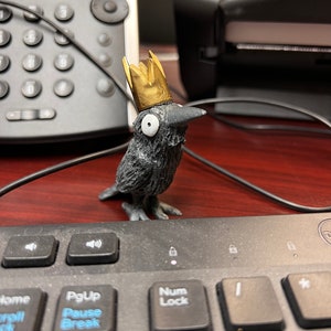 Deskmates. Lil' King crow.