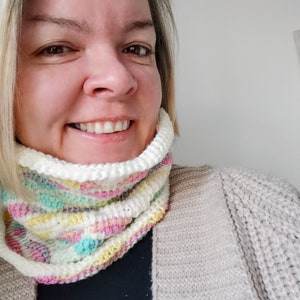PATTERN Tunisian Crochet Cowl in Wave Stitch. Video Tutorial Scarf Afghan Basics. Beginner-friendly Instructions How-to Guide. Ombre degrade image 7