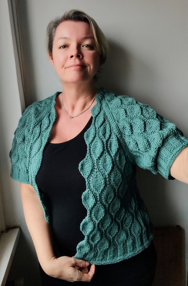 Tunisian Crochet PATTERN for cropped Cardigan. Leaf Spades Motif. Brioche Design. Free Video Tutorial, easy Instructions. Embossed Leaves image 5