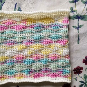 PATTERN Tunisian Crochet Cowl in Wave Stitch. Video Tutorial Scarf Afghan Basics. Beginner-friendly Instructions How-to Guide. Ombre degrade image 10