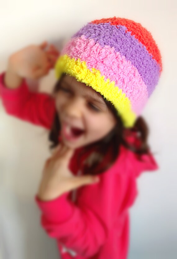 Berretto morbido a uncinetto. Cappello colorato peloso Bimba. | Etsy Italia