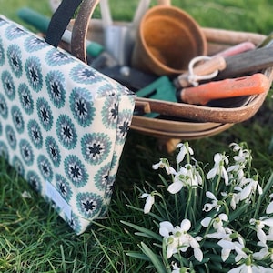 Small Dahlia Garden Kneeler