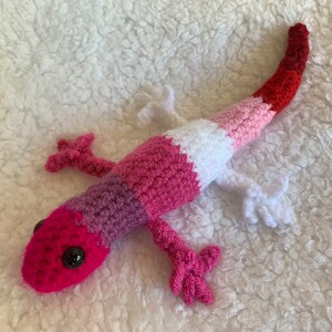 LAST ONE - Lesbian Pride Gecko Amigurumi Crochet Toy (pink/purple/red)