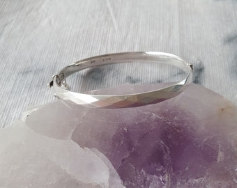 Vintage Silver Hinged Bangle, Vintage Jewellery 80s Silver Bangle, Birthday, Christmas, Anniversary, Gift For Her, Vintage Fashion Accessory