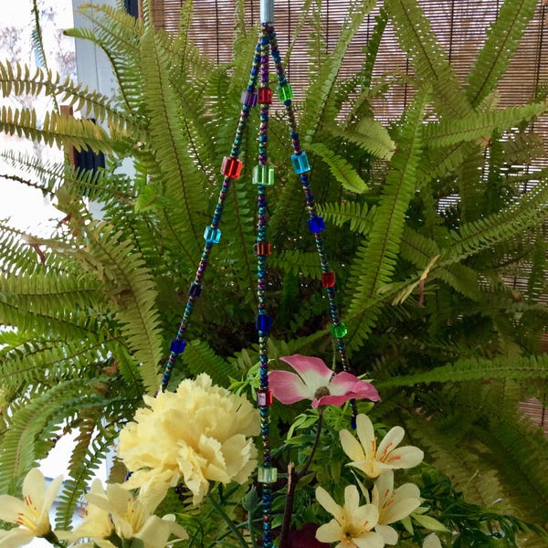 Cubed Beaded Hanging Basket Wire