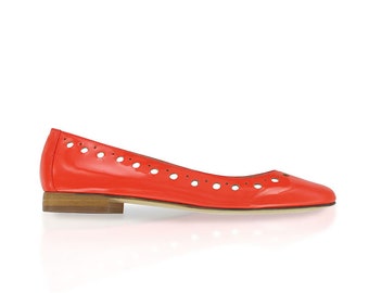 Pointed toe flats, Coral pointy flats, Patent leather ballerina, Pointy toe flats, Leather pointy flats  Shoes made in Italy, Chris