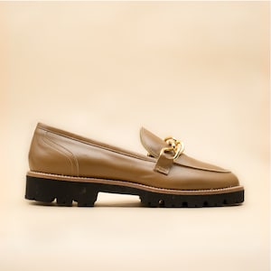Beige leather woman loafers, Beige and gold chain leather laofers, Handmade in Italy pumps,  leather Women mocassin, heel loafers