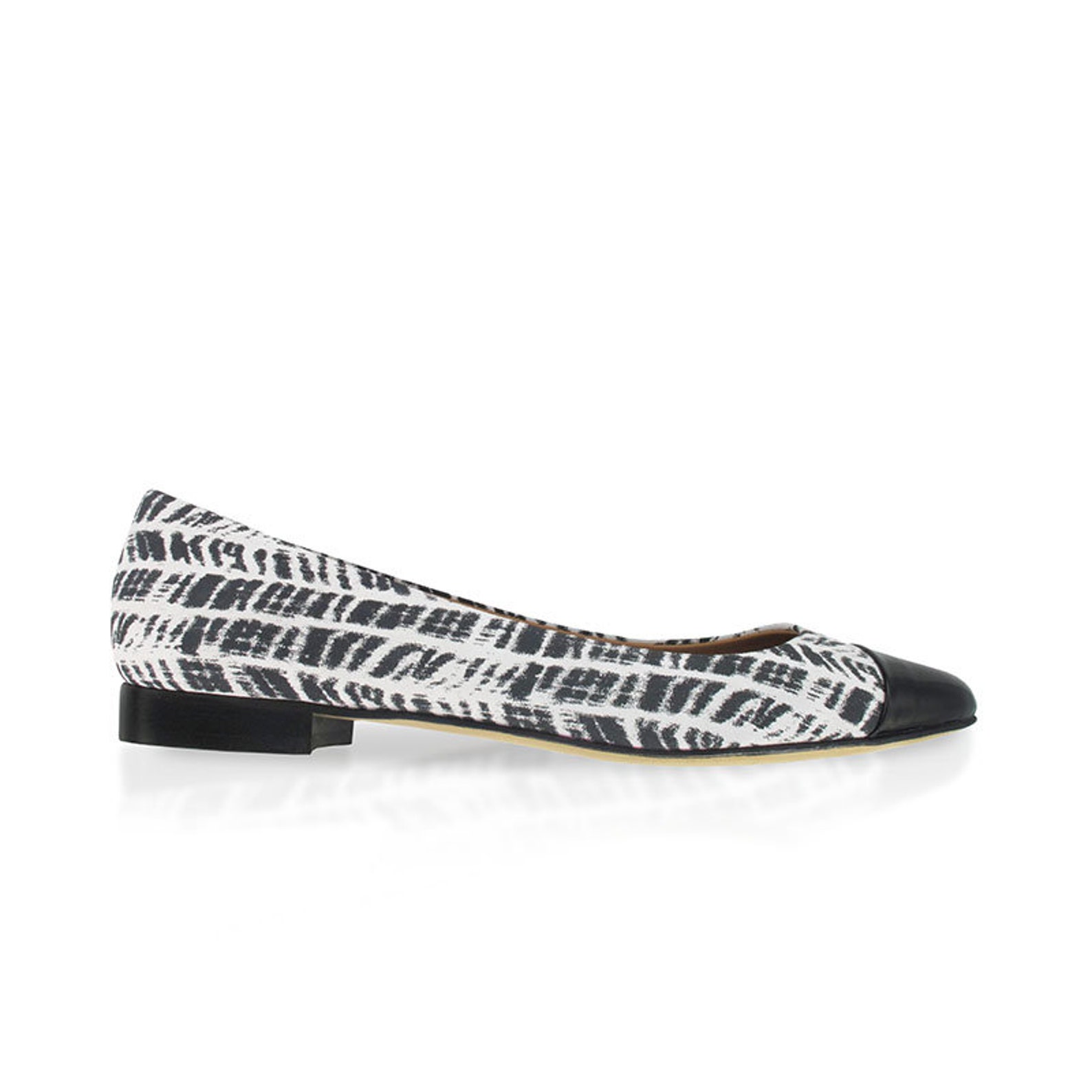 black and white leather pointy flats, zebra print leather flats, pointed toe ballet flats, women leather pointy flats, handmade