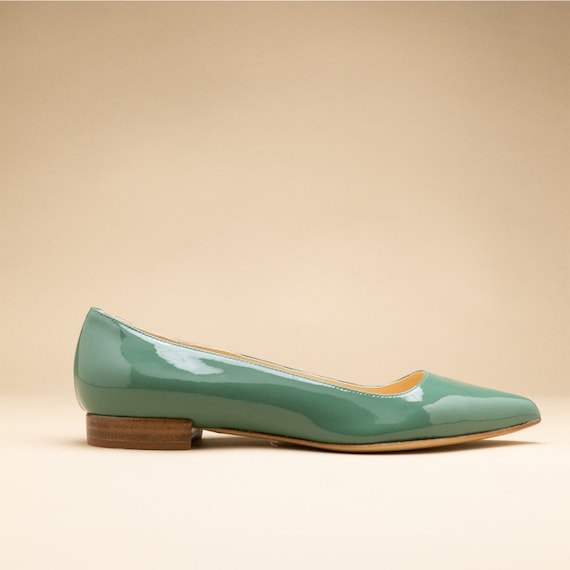 Green pointed hotsell flats