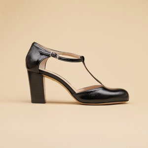 T strap black leather shoes, Black patent leather t strap heel, Handmade in Italy pumps, Black leather Women pumps, Justine