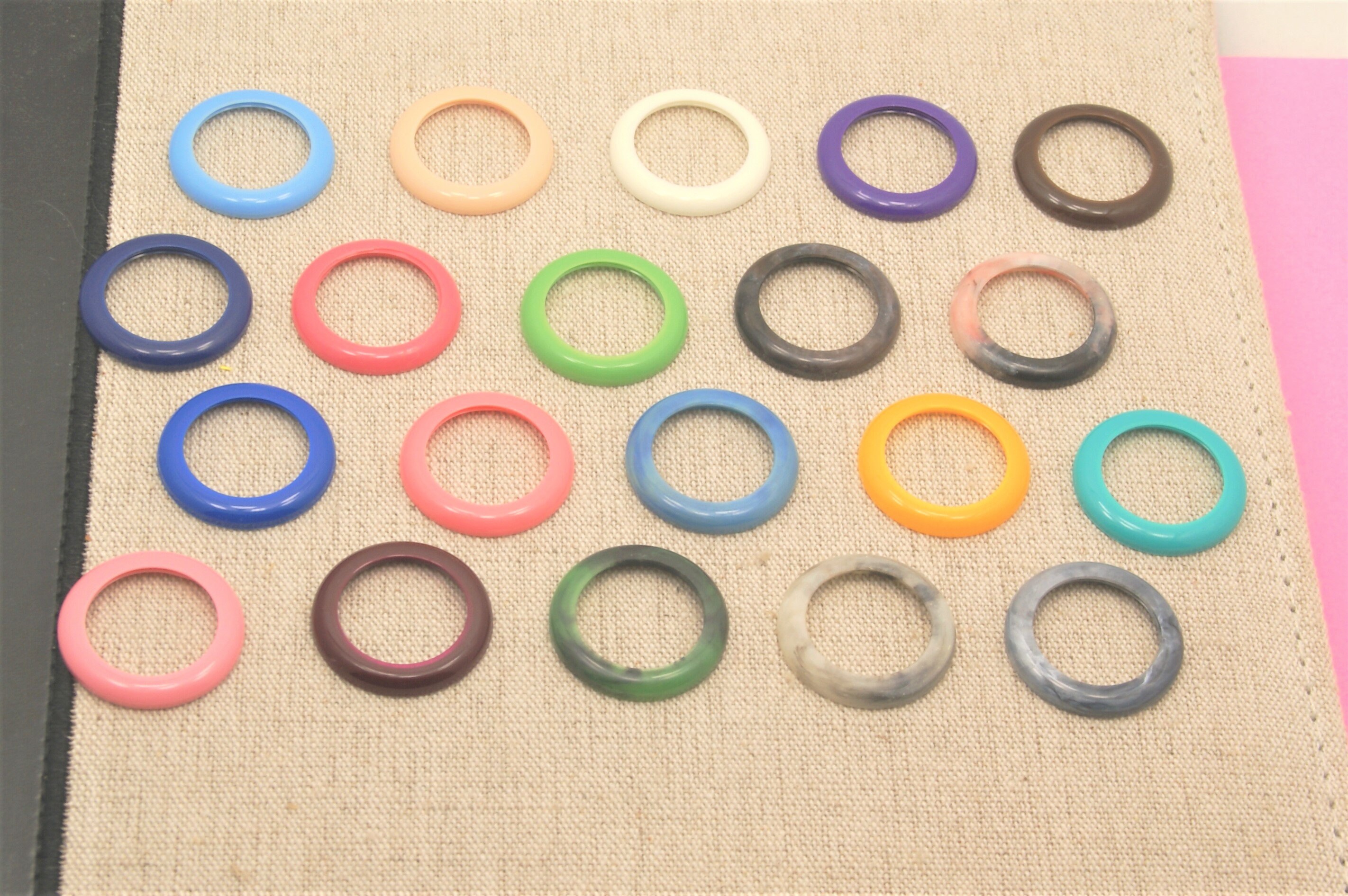 Vintage Interchangeable Plastic Bezels For the Gucci 1100, 11/12.2 Wa…