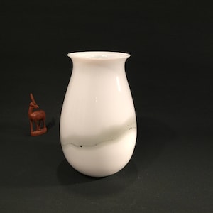 Michael Bang pour Holmegaard, vase en verre d’art gris et blanc des années 1980 en Scandinavie
