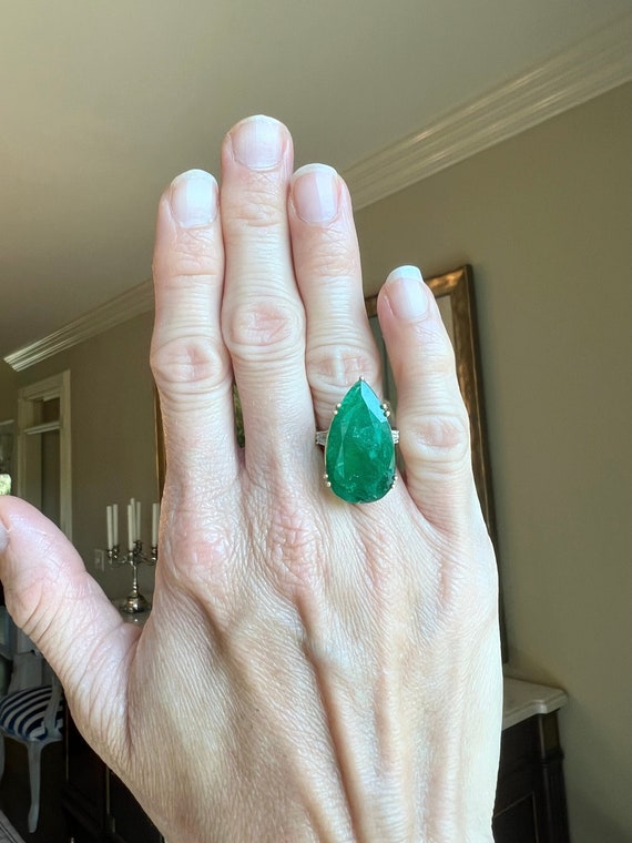 27.25 Carat Natural Green Emerald and Diamond Sol… - image 2