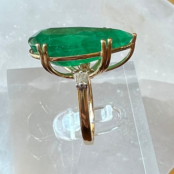 27.25 Carat Natural Green Emerald and Diamond Sol… - image 5