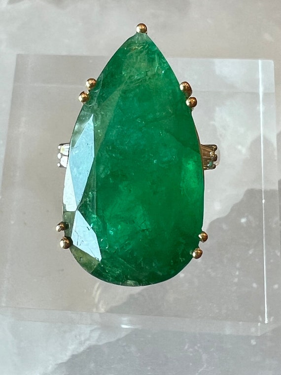 27.25 Carat Natural Green Emerald and Diamond Sol… - image 3