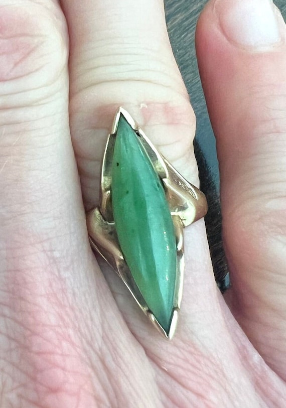 Vintage 10K Nephrite Jade Ring