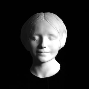 Plaster Cast of Death Mask Sculpture. L'inconnue de la Seine/The Unknown Woman, Plaster Wall Art.