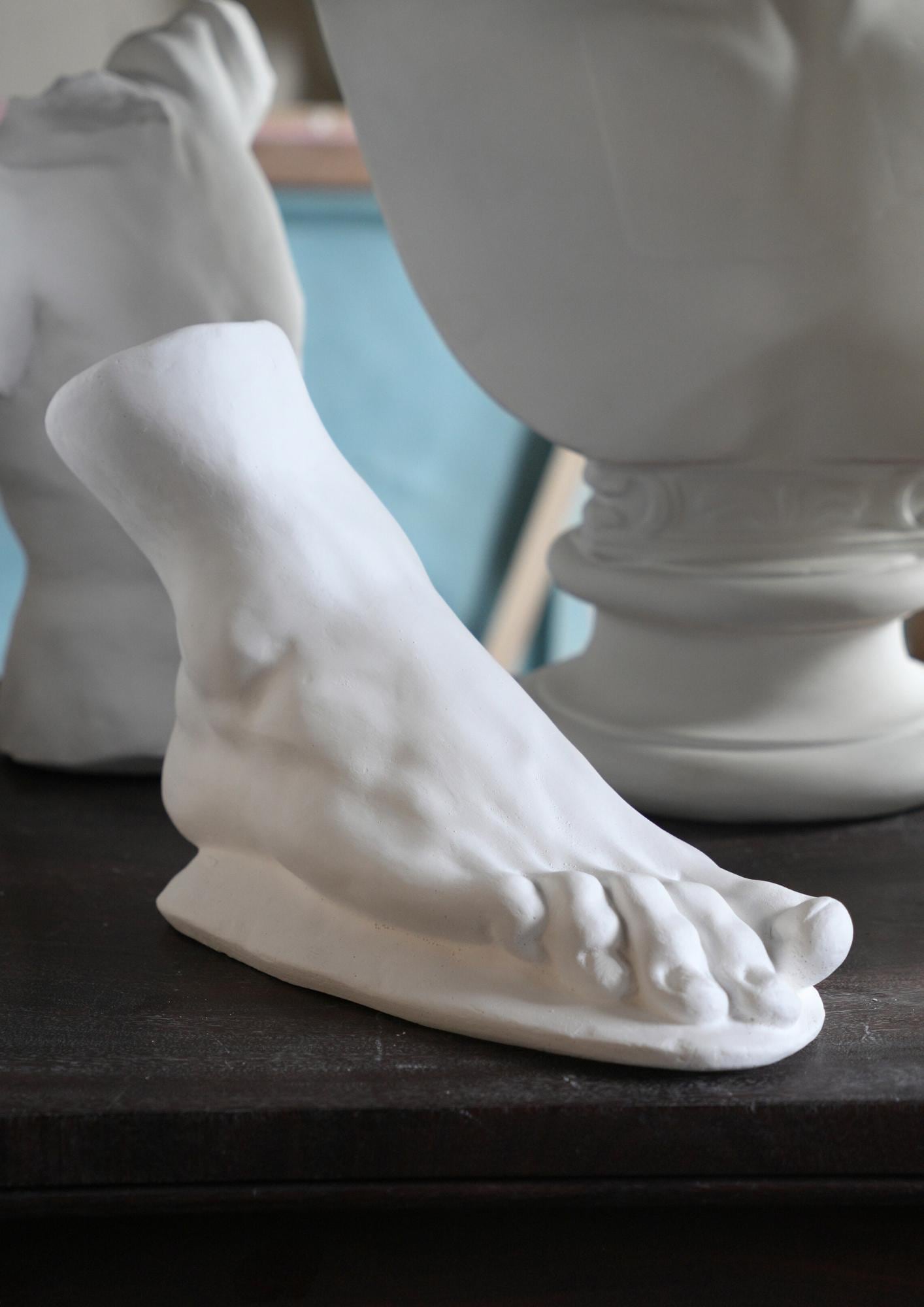 石膏製 手に足を持つ彫刻 約 手作りの石膏像の足の彫刻、ジャン・ロレンツォ・ベルニーニの複製