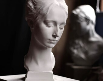 ガエターノ・チェッリーニ作「少女の肖像」 - 新古典主義様式の石膏