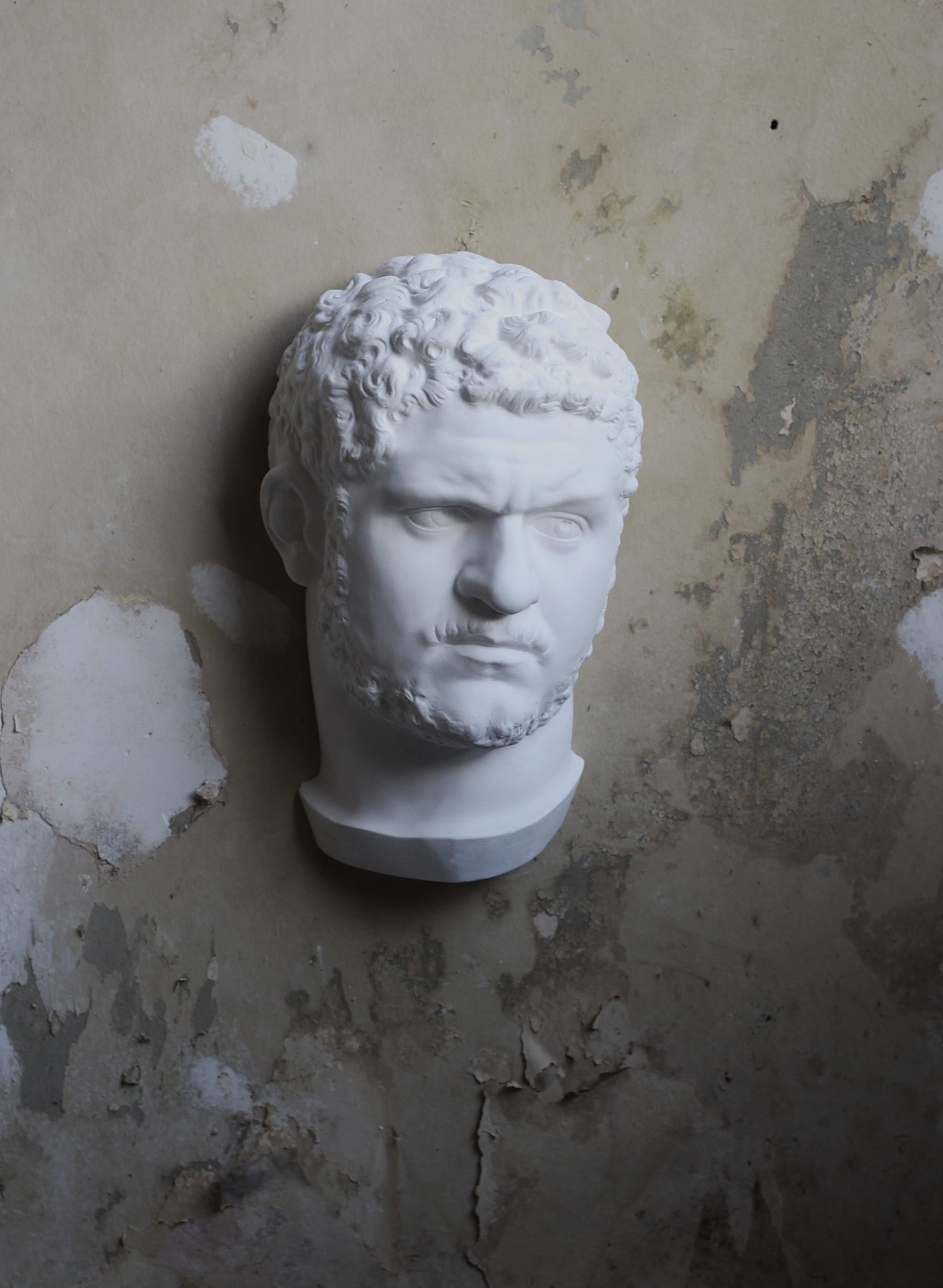 カラカラの石膏像、ローマ皇帝カラカラの彫刻、有名な古代ローマの複製