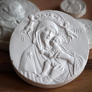 Handgemaakt gipsen Madonna met kinderreliëf – muurkunst Maagd Maria, religieus katholiek decor, christelijke wandplaat
