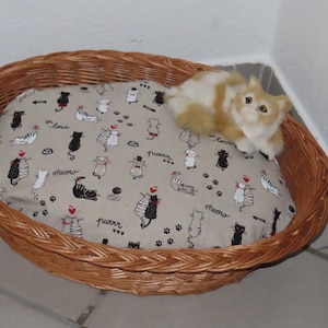 Cushions for all types of cat baskets, basket cushions, reversible cushions, mats, lounge cushions, sleeping cushions, cat beds, sleeping places, mattresses, gift ideas