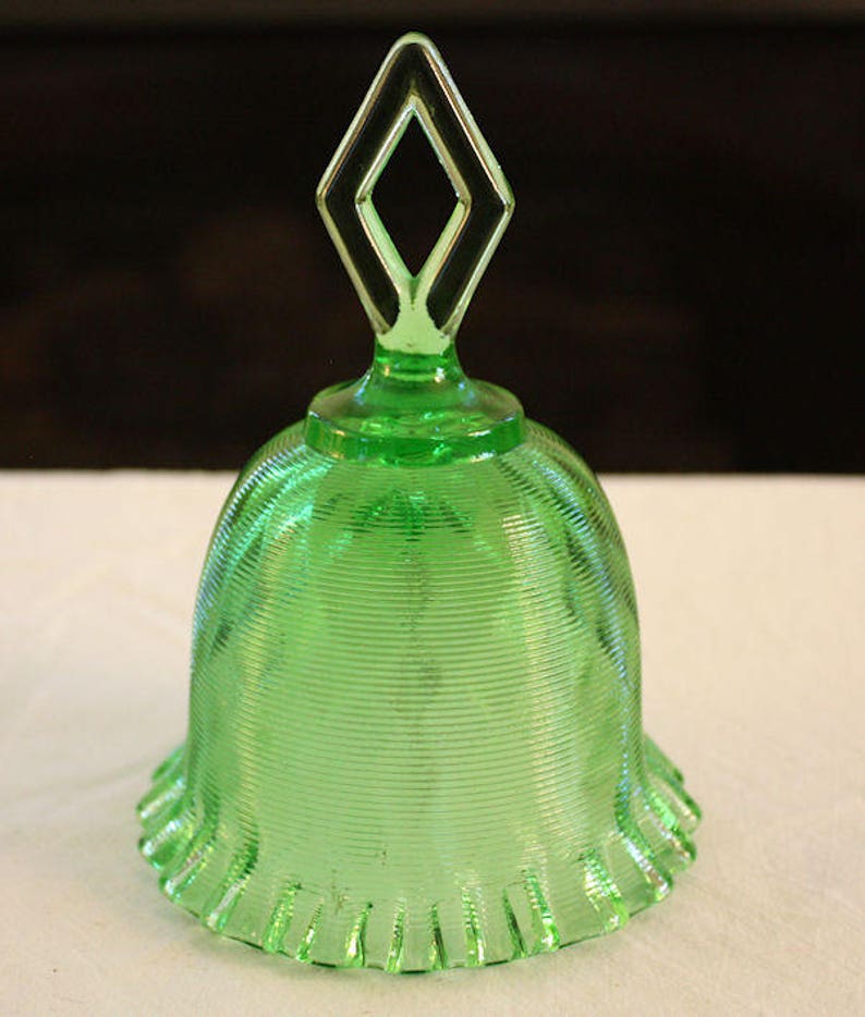 Vintage Fenton Threaded Diamond-Optic With Diamond Handle Bell, Springtime Green 8465 GT image 1