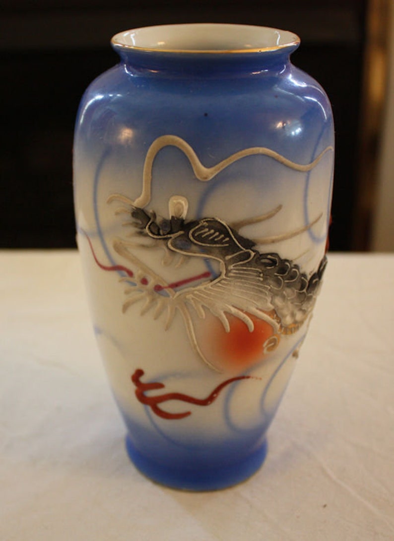 Vintage Japanese Hand Painted Moriage Gold-Rimmed Dragon Vase image 10