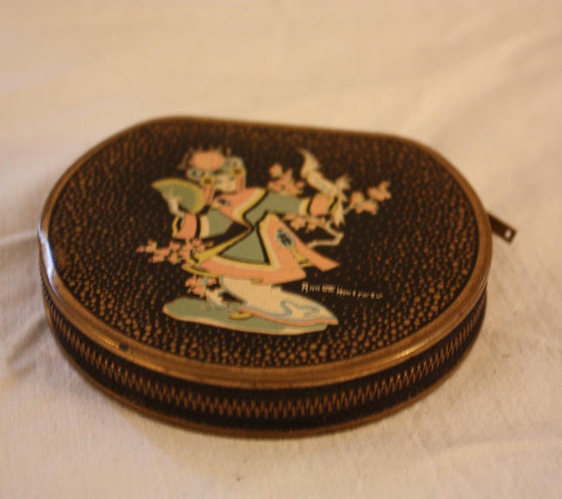 Vintage Annette Honeywell Compact In Oriental Design image 8