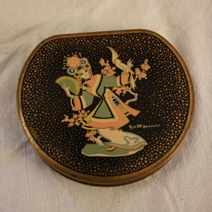 Vintage Annette Honeywell Compact In Oriental Design image 1