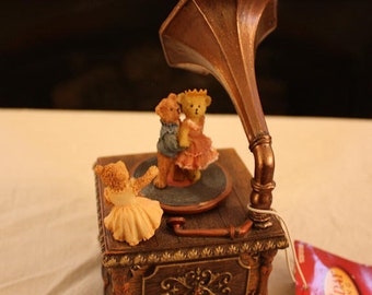 Vintage Three Bears and Gramophone Music Box "Hark! The Herald Angels Sing"